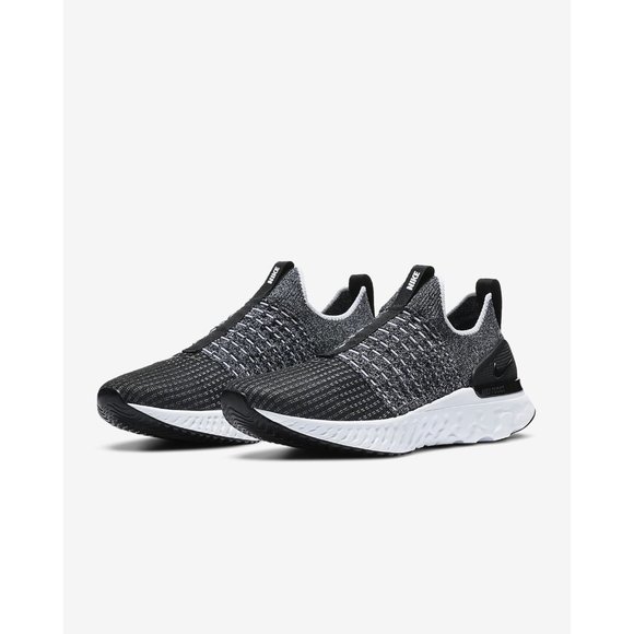 Nike Other - Nike React Phantom Run Flyknit 2 Men’s Size 9 Oreo Running Shoes CJ0277-003